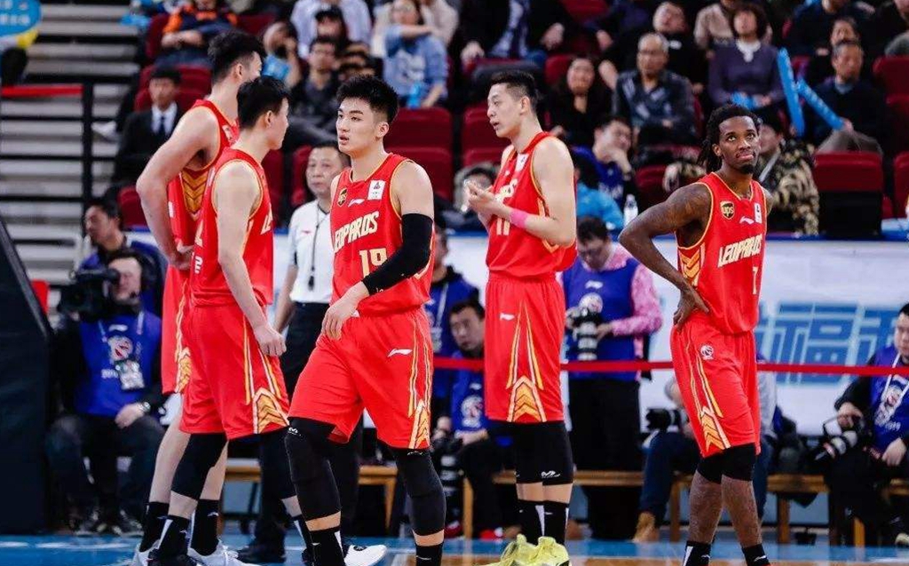 包含风云突变!休斯敦火箭窗口期复出首秀;CBA常规赛版图或重绘;气氛紧张;纪律约束更严格的词条 包含风云突变!休斯敦火箭窗口期复出首秀;CBA常规赛版图或重绘;气氛紧张;纪律约束更严格的词条