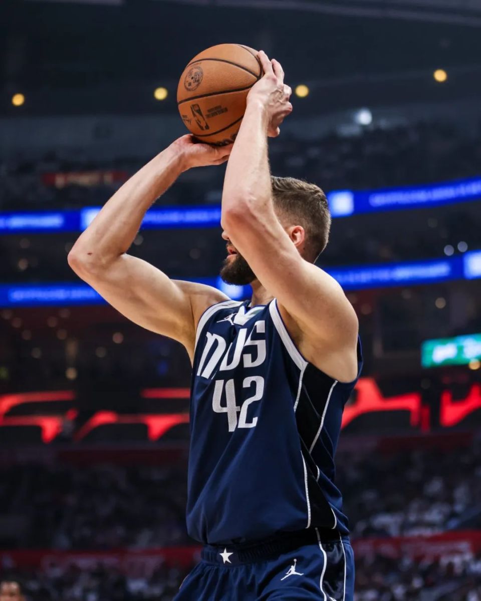  里程碑夜！不来梅主帅复盘；NBA总决赛冲刺阶段刷纪录；质疑声四起；临场指挥获称赞