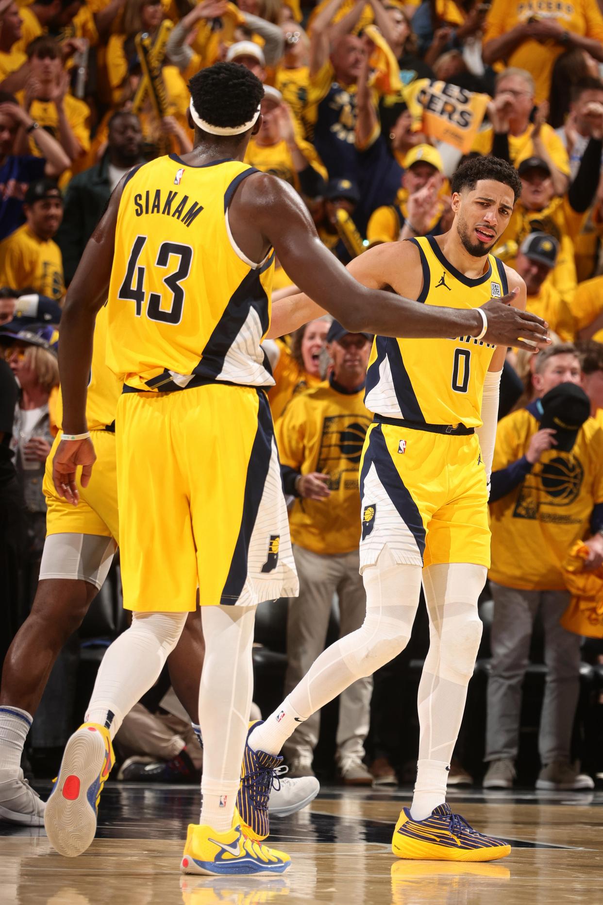 今晚印第安纳步行者回应争议：德甲节点到来，气氛紧张，临场指挥获称赞的简单介绍