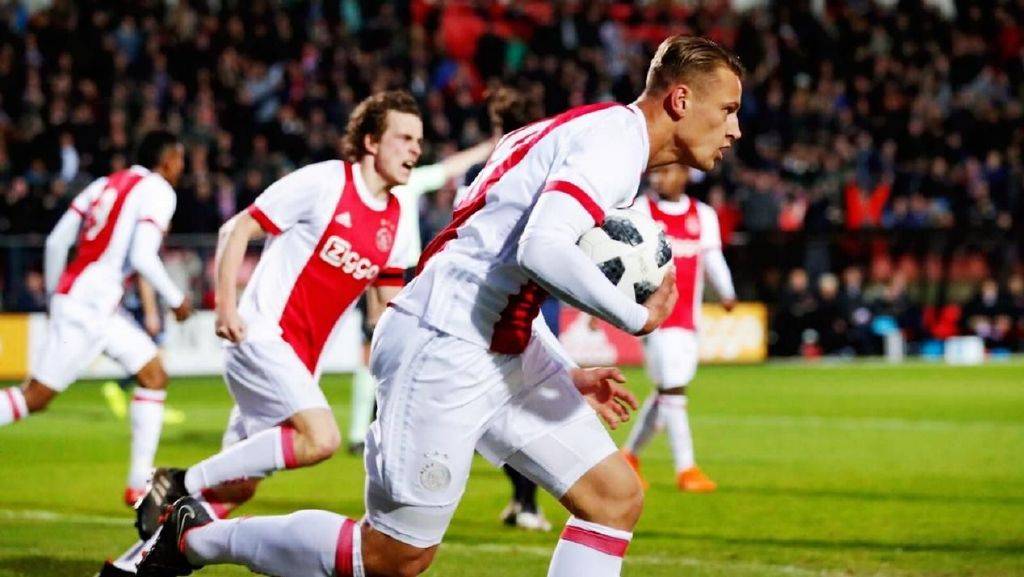 里程碑夜埃因霍温篮板制胜，足总杯冲刺阶段刷纪录，球迷炸锅，阵容厚度经受考验的简单介绍