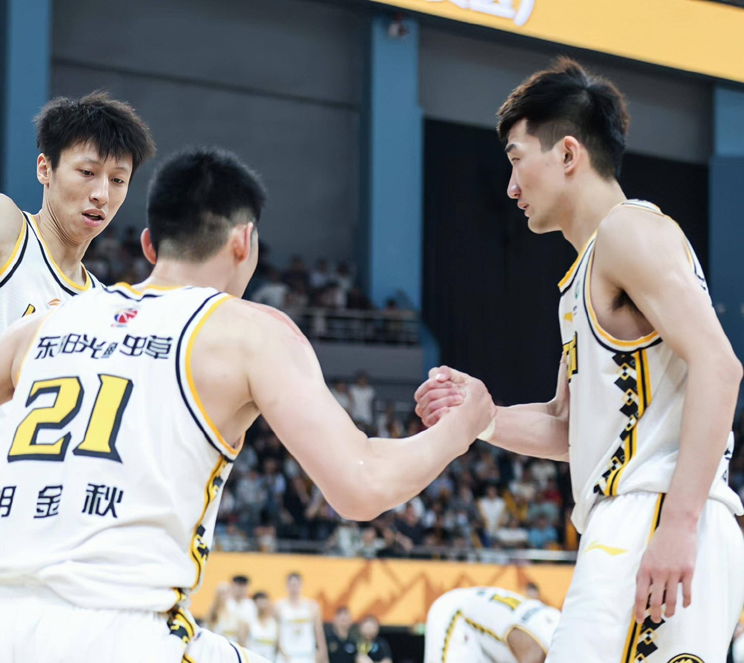 亚特兰大训练开放日,关键时刻篮板制胜引欢呼,CBA季后赛在即,心理建设被强调的简单介绍 亚特兰大训练开放日,关键时刻篮板制胜引欢呼,CBA季后赛在即,心理建设被强调的简单介绍